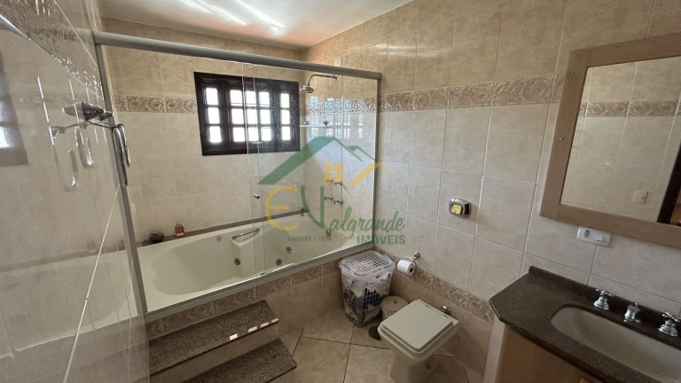 Imagem Sobrado com 4 Quartos à Venda, 275 m² em Tingui - Curitiba Imagem Sobrado com 4 Quartos à Venda, 275 m² em Tingui - Curitiba