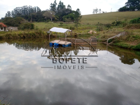 Imóvel com 2 Quartos à Venda, 5.000 m² em Catarina - Bofete