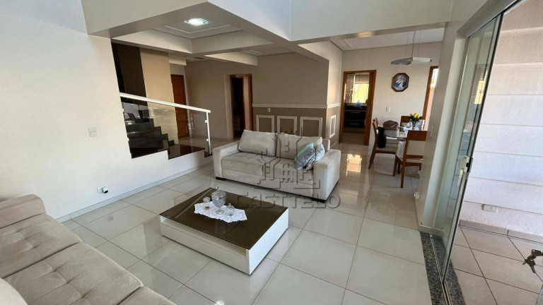 Imagem Casa com 4 Quartos à Venda, 265 m² em Aragarça - Londrina