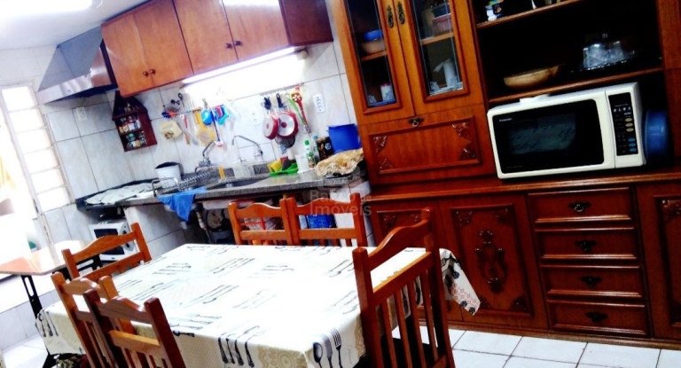 Imagem Imóvel com 8 Quartos à Venda, 355 m² em Centro - Santa Maria Imagem Imóvel com 8 Quartos à Venda, 355 m² em Centro - Santa Maria