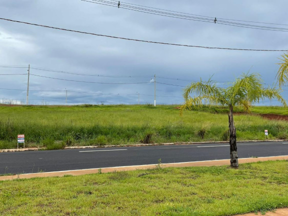 Terreno à Venda,  em Jardim Nazareth - Marília
