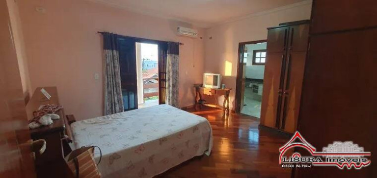 Imagem Casa com 4 Quartos à Venda, 425 m² em Jardim Santa Maria - Jacareí Imagem Casa com 4 Quartos à Venda, 425 m² em Jardim Santa Maria - Jacareí