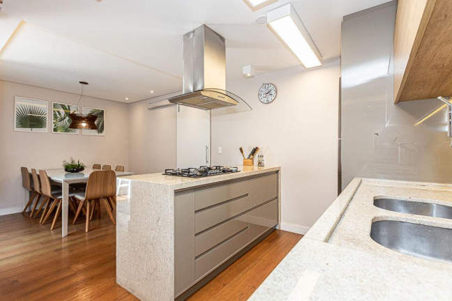 Imagem Sobrado com 3 Quartos à Venda, 144 m² em Boa Vista - Curitiba Imagem Sobrado com 3 Quartos à Venda, 144 m² em Boa Vista - Curitiba
