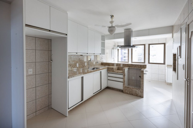 Imagem Apartamento com 3 Quartos para Alugar, 100 m² em Centro - Balneário Camboriú Imagem Apartamento com 3 Quartos para Alugar, 100 m² em Centro - Balneário Camboriú