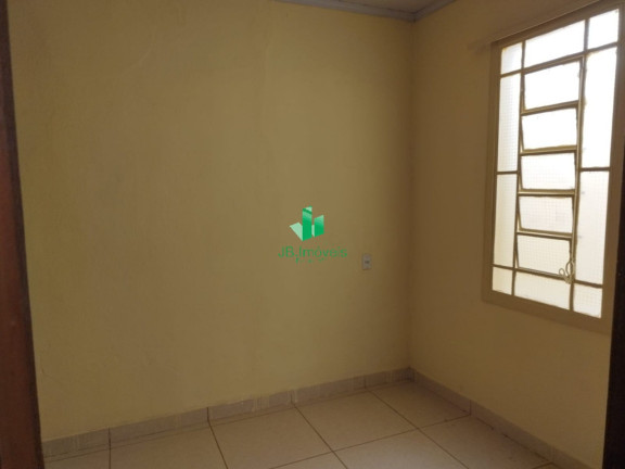 Imagem Casa com 3 Quartos para Alugar, 1 m² em Centro - Montes Claros