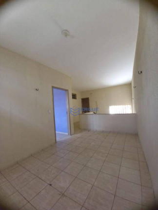 Imagem Casa com 4 Quartos à Venda, 180 m² em Maraponga - Fortaleza Imagem Casa com 4 Quartos à Venda, 180 m² em Maraponga - Fortaleza