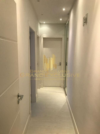 Imagem Apartamento com 3 Quartos à Venda, 132 m² em Centro - Balneário Camboriú Imagem Apartamento com 3 Quartos à Venda, 132 m² em Centro - Balneário Camboriú