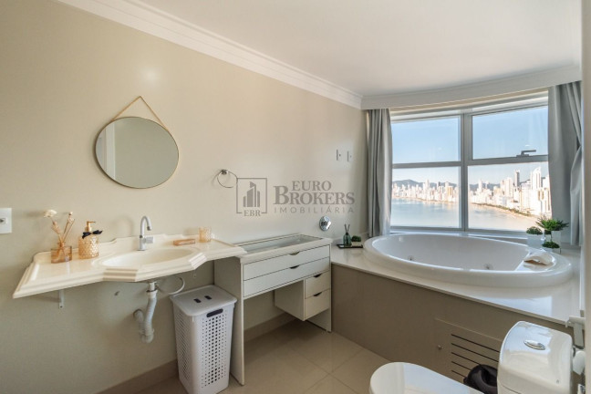 Imagem Apartamento com 3 Quartos à Venda, 165 m² em Pioneiros - Balneário Camboriú Imagem Apartamento com 3 Quartos à Venda, 165 m² em Pioneiros - Balneário Camboriú