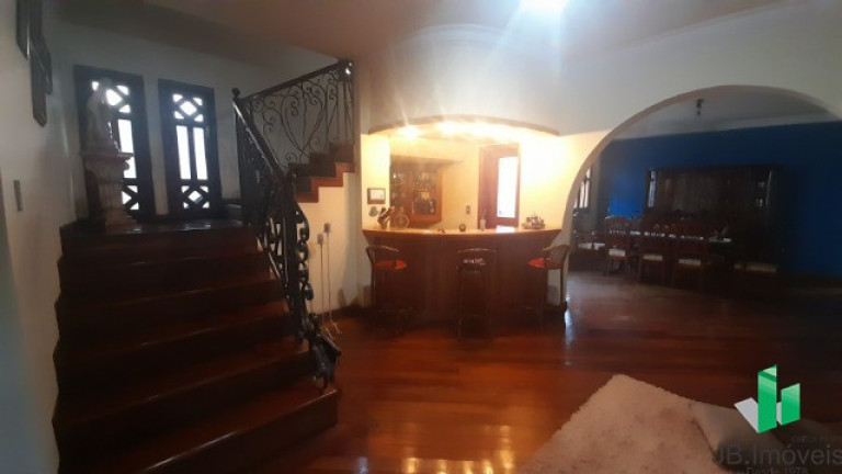 Imagem Casa com 5 Quartos à Venda, 320 m² em Ibituruna - Montes Claros Imagem Casa com 5 Quartos à Venda, 320 m² em Ibituruna - Montes Claros