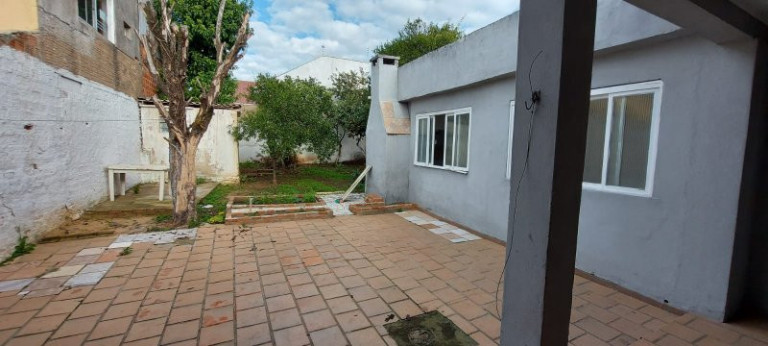 Imagem Casa com 2 Quartos à Venda, 200 m² em Princesa Isabel - Cachoeirinha