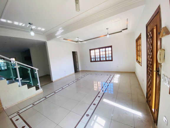 Imagem Casa com 3 Quartos à Venda, 300 m² em Centro - Mairiporã