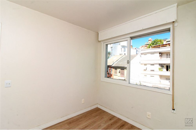Imagem Imóvel com 1 Quarto à Venda, em Bom Fim - Porto Alegre Imagem Imóvel com 1 Quarto à Venda, em Bom Fim - Porto Alegre