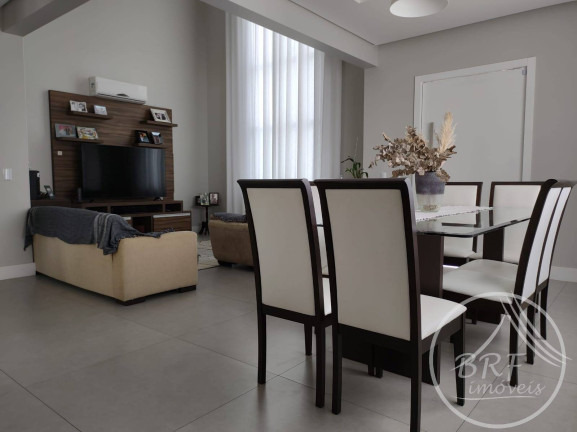 Imagem Casa com 3 Quartos à Venda, 327 m² em Estreito - Florianópolis Imagem Casa com 3 Quartos à Venda, 327 m² em Estreito - Florianópolis