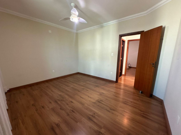 Imagem Casa com 4 Quartos à Venda, 372 m² em Cabral - Contagem Imagem Casa com 4 Quartos à Venda, 372 m² em Cabral - Contagem