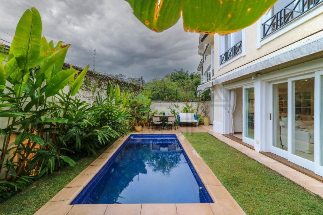 Imagem Imóvel com 3 Quartos à Venda, 550 m² em Jardim Guedala - São Paulo Imagem Imóvel com 3 Quartos à Venda, 550 m² em Jardim Guedala - São Paulo