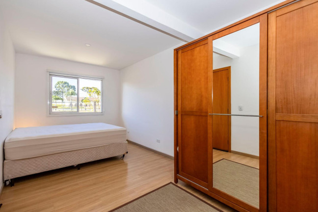 Imagem Sobrado com 3 Quartos à Venda, 192 m² em Pilarzinho - Curitiba