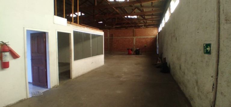 Imagem Imóvel Comercial à Venda, 730 m² em Cidade Industrial - Curitiba Imagem Imóvel Comercial à Venda, 730 m² em Cidade Industrial - Curitiba