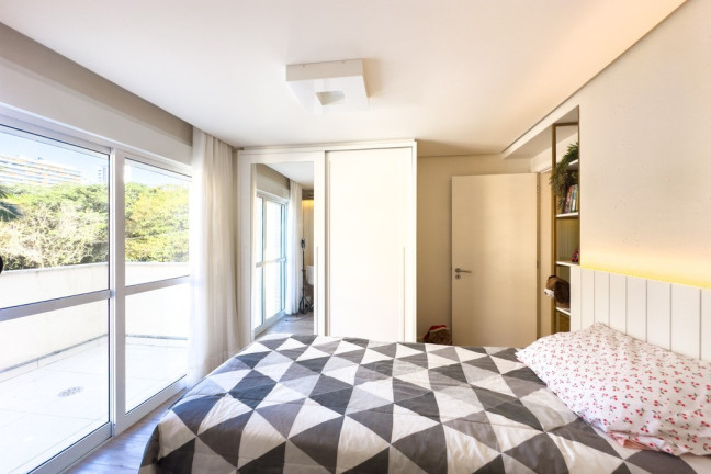 Imagem Imóvel com 3 Quartos à Venda, 258 m² em Petrópolis - Porto Alegre Imagem Imóvel com 3 Quartos à Venda, 258 m² em Petrópolis - Porto Alegre