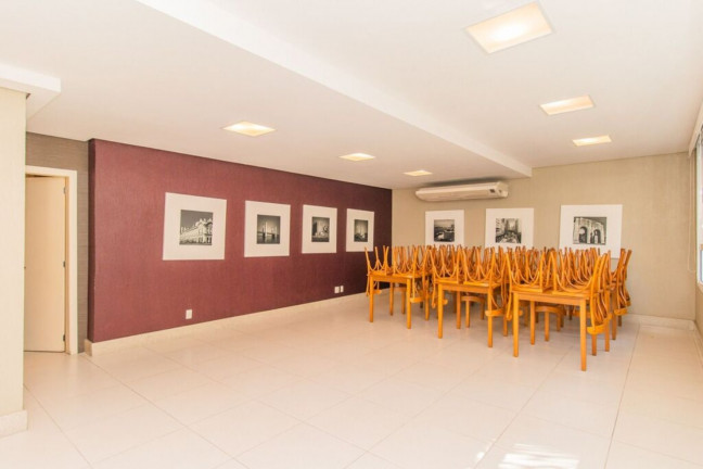 Imagem Imóvel com 3 Quartos à Venda, 102 m² em Menino Deus - Porto Alegre Imagem Imóvel com 3 Quartos à Venda, 102 m² em Menino Deus - Porto Alegre