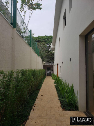 Imagem Casa com 4 Quartos à Venda, em Jardim Europa - São Paulo Imagem Casa com 4 Quartos à Venda, em Jardim Europa - São Paulo