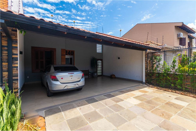 Imagem Casa com 3 Quartos à Venda, 220 m² em Partenon - Porto Alegre