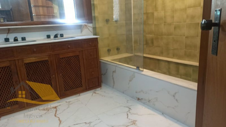 Imagem Apartamento com 5 Quartos à Venda, 210 m²