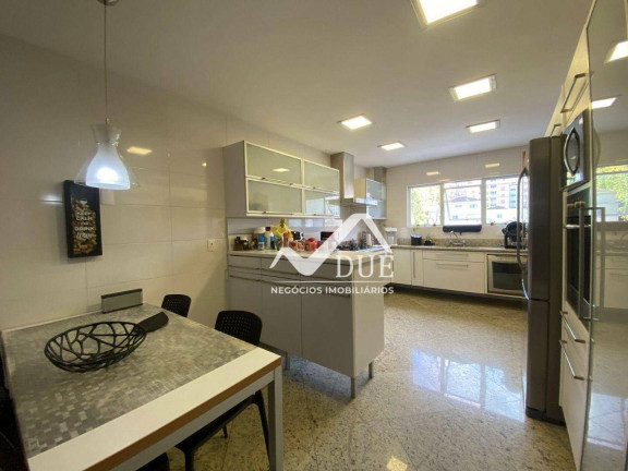 Imagem Apartamento com 3 Quartos à Venda, 227 m² em Embaré - Santos