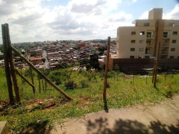 Imagem Terreno à Venda, 480 m² em Cabral - Contagem Imagem Terreno à Venda, 480 m² em Cabral - Contagem