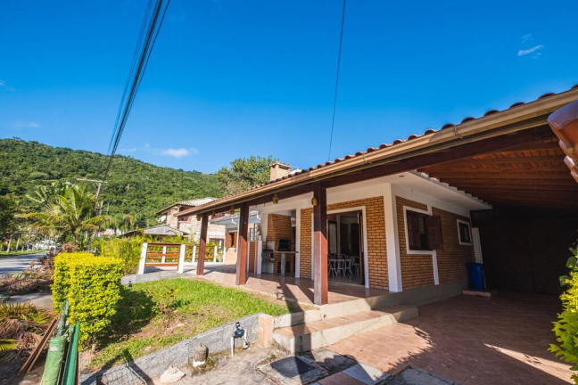 Imagem Casa de Condomínio com 3 Quartos à Venda, 180 m² em Cachoeira Do Bom Jesus - Florianópolis