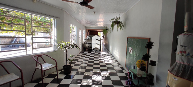 Imagem Casa com 3 Quartos à Venda, 456 m² em Uglione - Santa Maria