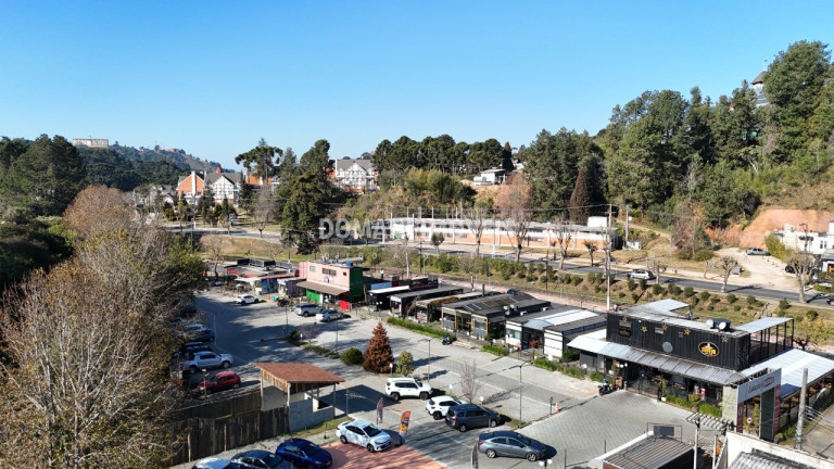 Imagem Imóvel à Venda, 1.090 m² em Região Do Jaguaribe - Campos Do Jordão Imagem Imóvel à Venda, 1.090 m² em Região Do Jaguaribe - Campos Do Jordão