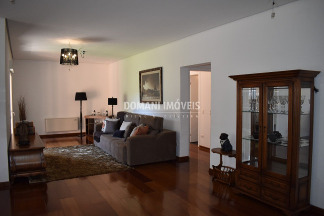 Imagem Imóvel com 4 Quartos à Venda, 492 m² em Região De Capivari - Campos Do Jordão Imagem Imóvel com 4 Quartos à Venda, 492 m² em Região De Capivari - Campos Do Jordão