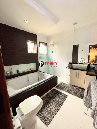 Imagem Casa com 5 Quartos à Venda, 290 m² em Córrego Grande - Florianópolis