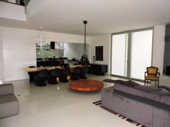 Imagem Casa com 4 Quartos à Venda, 613 m² em Golf Village - Carapicuíba Imagem Casa com 4 Quartos à Venda, 613 m² em Golf Village - Carapicuíba
