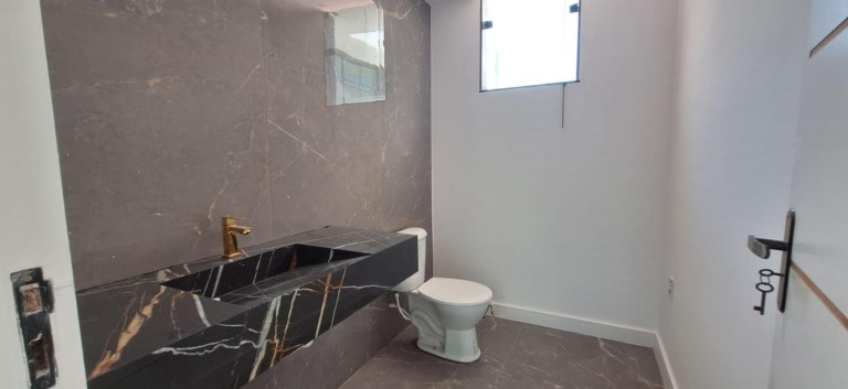 Imagem Casa com 3 Quartos à Venda, 300 m² em Santa Cruz - Rio De Janeiro Imagem Casa com 3 Quartos à Venda, 300 m² em Santa Cruz - Rio De Janeiro