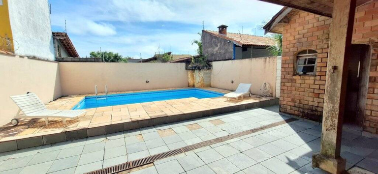 Imagem Casa com 3 Quartos à Venda, 350 m² em Estância Balneária Maria Helena Novaes - Peruíbe