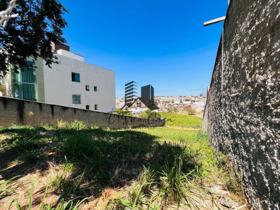 Imagem Terreno à Venda, 480 m² em Cabral - Contagem Imagem Terreno à Venda, 480 m² em Cabral - Contagem