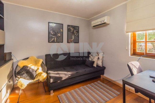 Imagem Casa com 4 Quartos à Venda, 422 m² em Jardim Itu - Porto Alegre