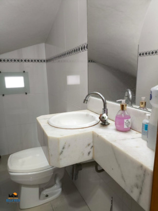 Imagem Sobrado com 3 Quartos à Venda, 185 m² em Vila Valença - São Vicente