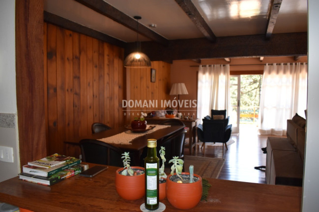 Imagem Casa com 3 Quartos à Venda, 257 m² em Região Da Vila Inglesa - Campos Do Jordão Imagem Casa com 3 Quartos à Venda, 257 m² em Região Da Vila Inglesa - Campos Do Jordão