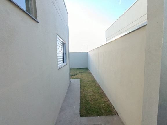 Imagem Casa com 3 Quartos à Venda, 106 m² em Novo Mundo - Uberlândia Imagem Casa com 3 Quartos à Venda, 106 m² em Novo Mundo - Uberlândia