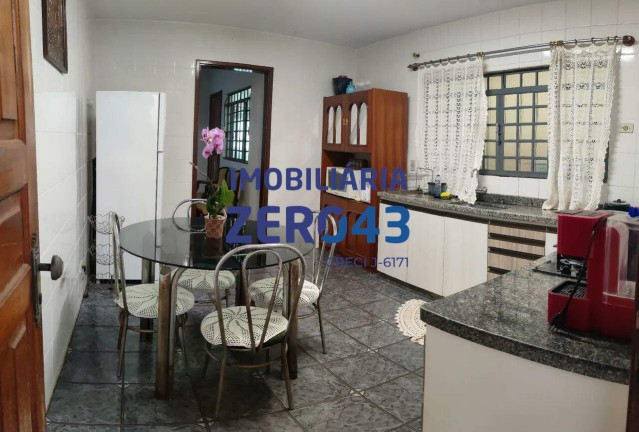 Casa com 3 Quartos à Venda, 148 m² em Conjunto Habitacional Milton Gavetti - Londrina