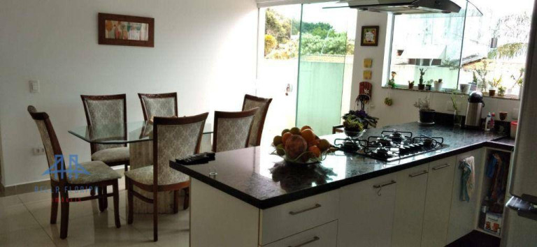 Imagem Casa com 4 Quartos à Venda, 280 m² em Trindade - Florianópolis Imagem Casa com 4 Quartos à Venda, 280 m² em Trindade - Florianópolis