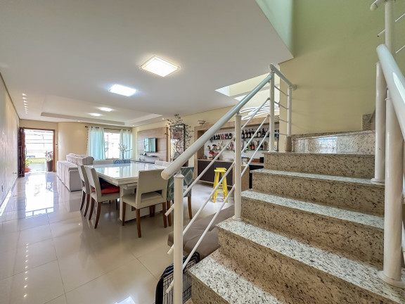 Imagem Casa com 3 Quartos à Venda, 220 m² em Vila Scarpelli - Santo André Imagem Casa com 3 Quartos à Venda, 220 m² em Vila Scarpelli - Santo André