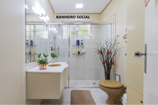 Imagem Casa com 3 Quartos à Venda, 290 m² em Jardim Europa - Porto Alegre Imagem Casa com 3 Quartos à Venda, 290 m² em Jardim Europa - Porto Alegre