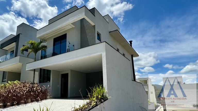 Casa de Condomínio com 3 Quartos à Venda, 250 m² em Fazenda Rodeio - Mogi Das Cruzes