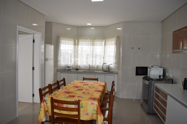 Imagem Casa com 6 Quartos à Venda, 263 m² em Região Do Atalaia - Campos Do Jordão