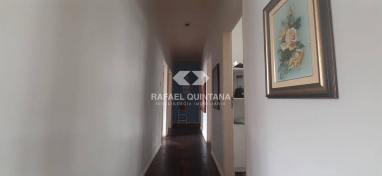 Imagem Casa com 5 Quartos à Venda, 220 m² em Agronômica - Florianópolis Imagem Casa com 5 Quartos à Venda, 220 m² em Agronômica - Florianópolis