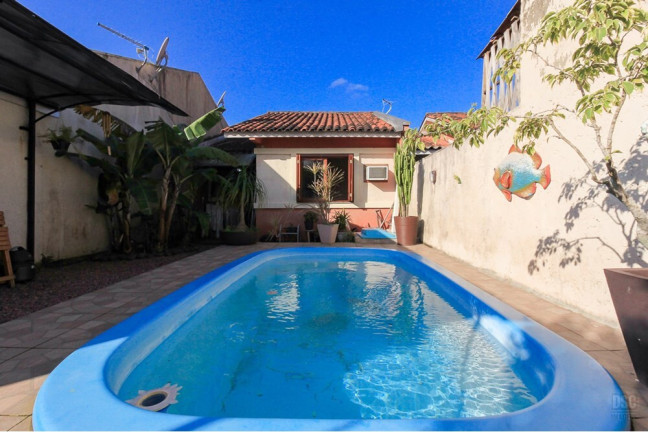 Imagem Casa com 2 Quartos à Venda, em Hípica - Porto Alegre Imagem Casa com 2 Quartos à Venda, em Hípica - Porto Alegre