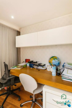 Imagem Apartamento com 3 Quartos à Venda, 241 m² em Auxiliadora - Porto Alegre Imagem Apartamento com 3 Quartos à Venda, 241 m² em Auxiliadora - Porto Alegre